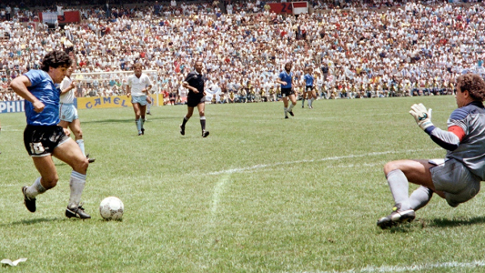 En homenaje al "barrilete cósmico" cambia la fecha del día del futbolista