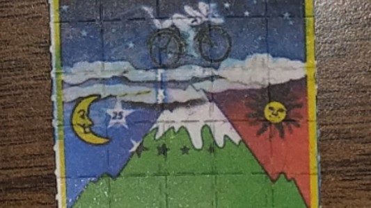 Detienen a mujer que vendía LSD y éxtasis junto a su hijo de 2 años