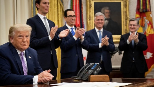 "Acuerdo de paz histórico" entre Emiratos Árabes e Israel, con mediación de Trump