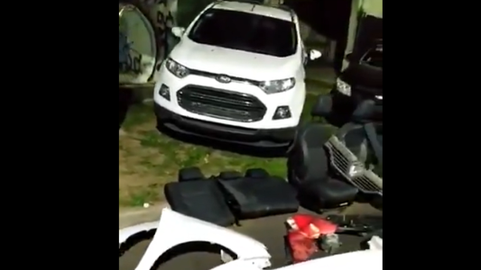 Le robaron la camioneta, la policía logró recuperarla y desbarataron un desarmadero