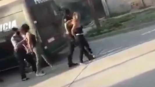 Video: detuvieron a la folclorista Roxana Carabajal