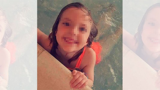 Castigaron a una nena de 8 años por hacerse pis en la cama y murió