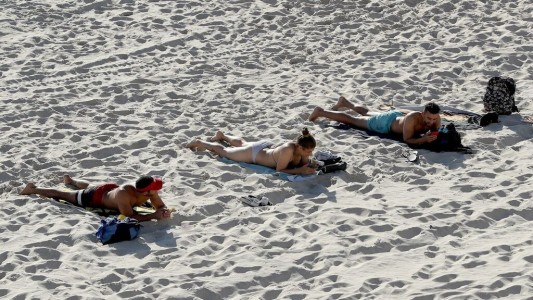 Verano y pandemia: Balnearios bajaron de fase y en Mar del Plata hay transmisión comunitaria