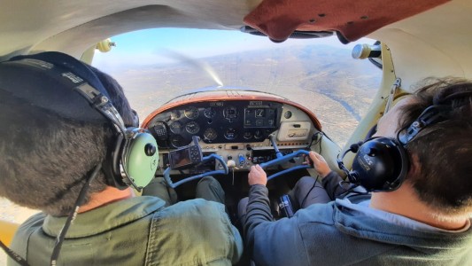 Incendios desde el aire: mirá las fotos del sobrevuelo de Telefe Noticias en las sierras