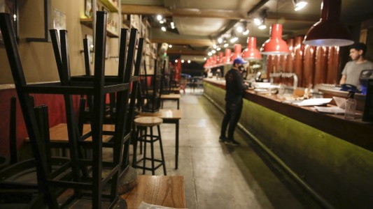Rosario: malestar de gastronómicos ante la medida que los obliga a cerrar a las 19.30