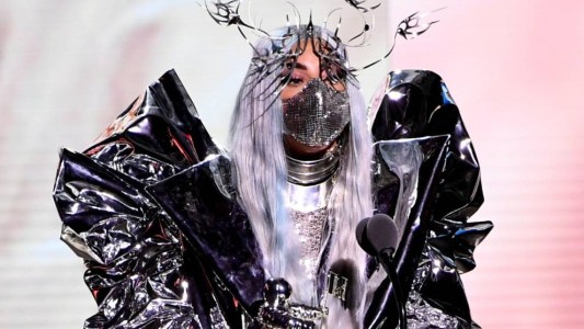 Premios MTV: Lady Gaga arrasa y Maluma cumple uno de sus sueños