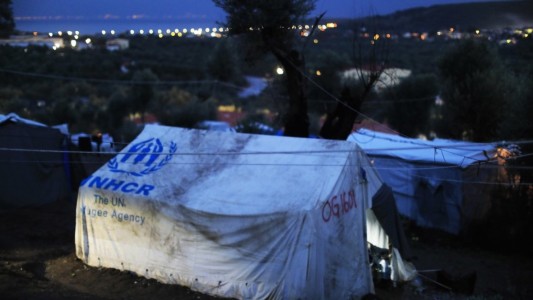 Detectan el primer caso de coronavirus en el campo de refugiados más grande de Europa