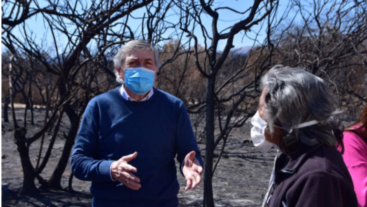 La provincia entregó ayudas económicas a damnificados por los incendios
