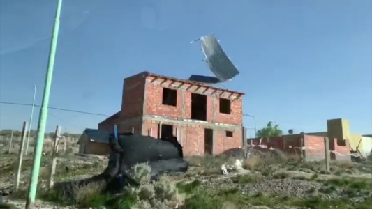 Techos volados por ráfagas de 100 km/h en Chubut
