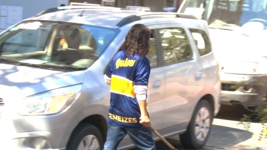 Con la pandemia, más limpiavidrios buscan ganarse el pan en las calles