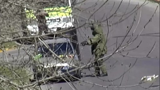 Evadió un control, lo pararon y tenía un arsenal escondido