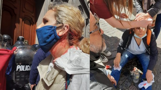 Buenos Aires: en el Día de la Sanidad una marcha de enfermeros terminó a los golpes frente a Legislatura porteña