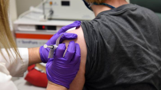 Coronavirus: la vacuna de Oxford y otra reacción adversa