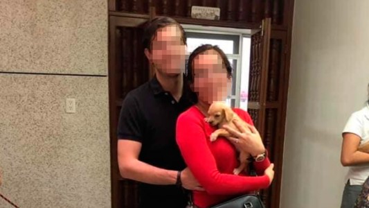 Denunciaron a una pareja por adoptar perritos abandonados para alimentar a sus serpientes