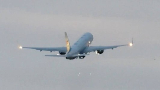 Aterrizaje de emergencia del avión del vicepresidente de EE.UU.