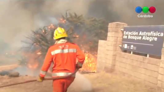 Video: así quedó rodeado por el fuego el Observatorio