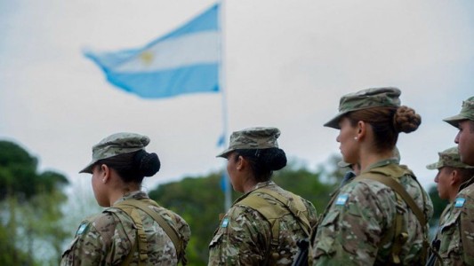 Mujeres militares: "No todos los feminismos las aceptan", advierte una funcionaria