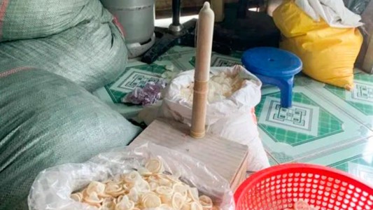 Escándalo en Vietnam: lavaban y volvían a vender preservativos usados