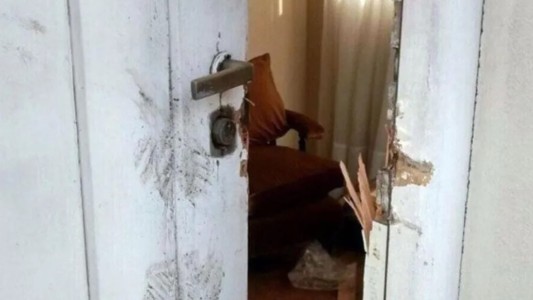 Estaba de guardia, le vaciaron la casa y se comieron hasta lo que tenía en la heladera