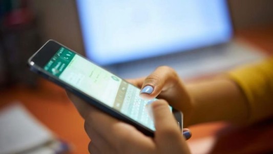 Para evitar demoras, la autorizan a notificar por WhatsApp al padre de su hijo la cuota alimentaria