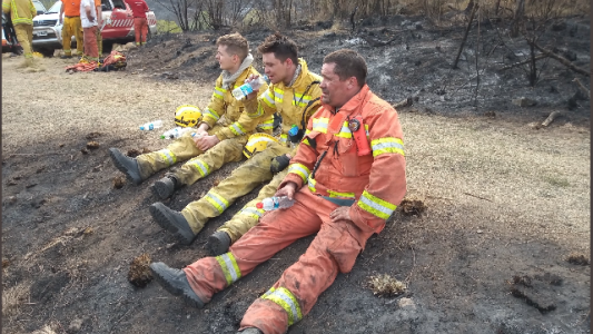 FOTOS: las dramáticas postales del implacable fuego en las sierras