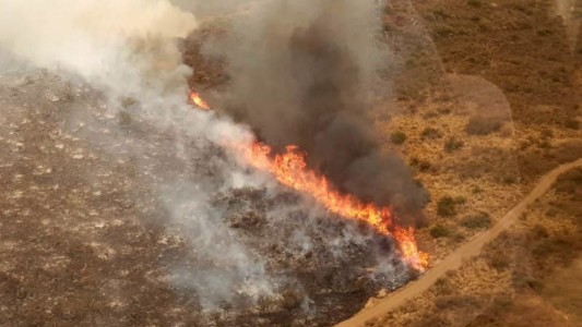 Río Cuarto y Cruz del Eje, las zonas con incendios que hoy concentran más de 500 bomberos