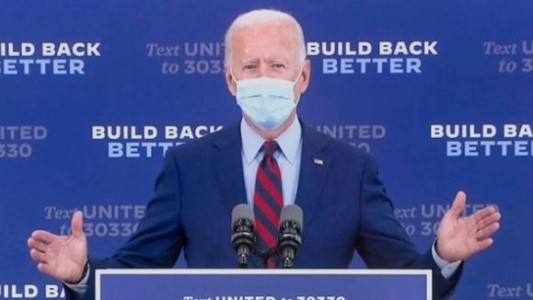 Biden cruza a Trump por afirmar que no hay que tenerle miedo al COVID-19