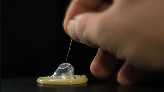 Condenado a 4 años de cárcel por pinchar el preservativo para tener sexo con su pareja