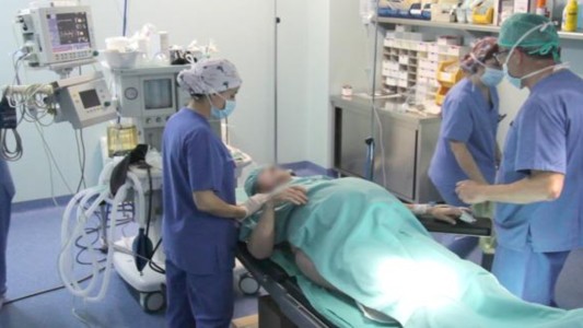 Una mujer murió en el parto: juicio a la anestesista que la atendió bajo los efectos del alcohol