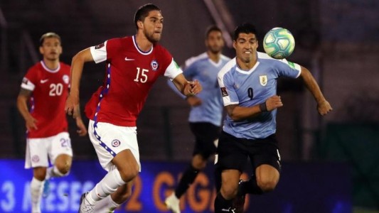 Escándalo con el VAR: Chile pedirá castigo a árbitro paraguayo por partido ante Uruguay