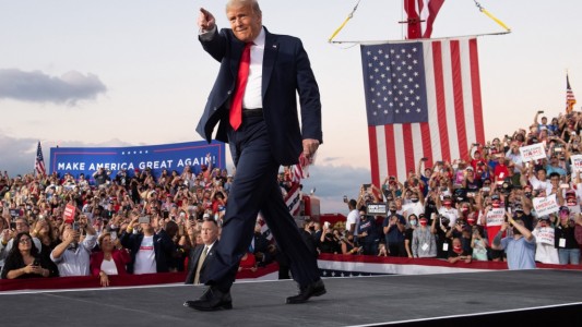 Trump dio negativo al coronavirus: "Voy a caminar en la multitud y besar a todos"