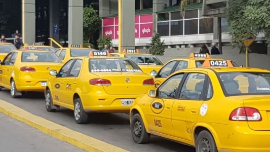 Córdoba: taxis realizan un paro  de 24 horas desde esta noche