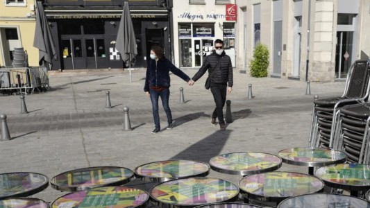 La segunda ola de coronavirus avanza sobre Europa e imponen nuevas restricciones