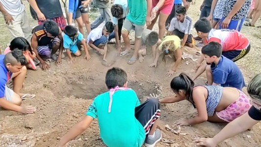 La foto de los amiguitos despidiendo a Abigail, la nena de 9 años asesinada en Tucumán