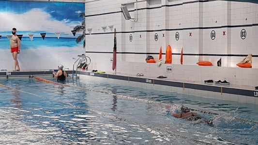 Reabren bares, natatorios y gimnasios que estaban restringidos en seis departamentos