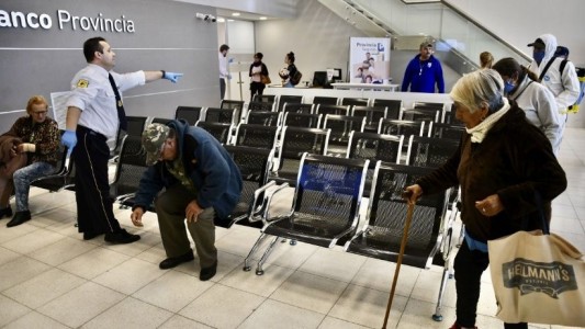 El viernes no hay bancos pero seguirán operativos los servicios online