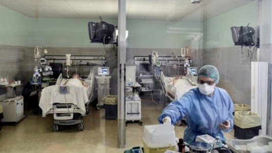 Tras estabilizarse los contagios, baja la internación de afectados por Covid-19 en Córdoba