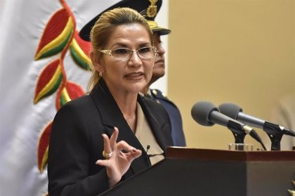 Presidenta saliente: "A Bolivia le ha ido mejor que a las socialistas Argentina y Venezuela"