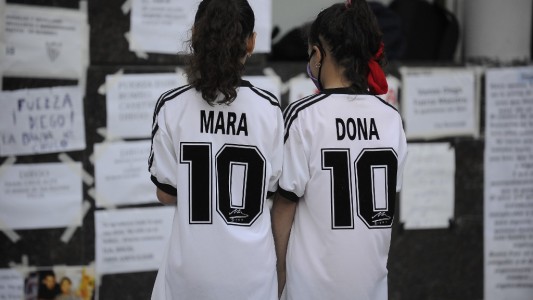 Maradona seguirá internado: "Diego es difícil pero hay que ser más fuerte que él"