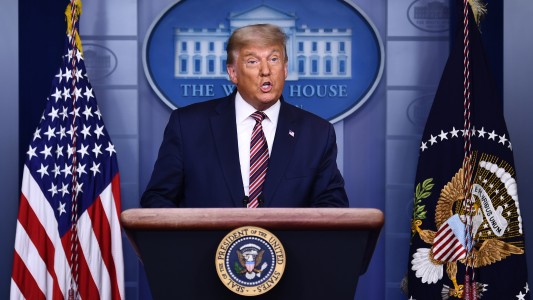 Donald Trump: "Joe Biden no debería adjudicarse ilegítimamente la presidencia"
