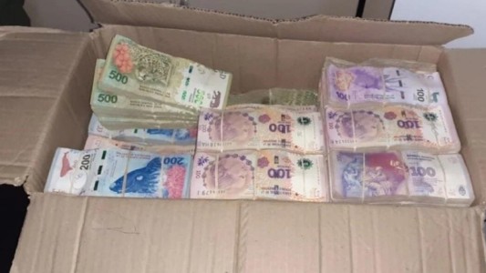 Llevaban $7 millones sin declarar, intentaron coimear a policías y terminaron presos