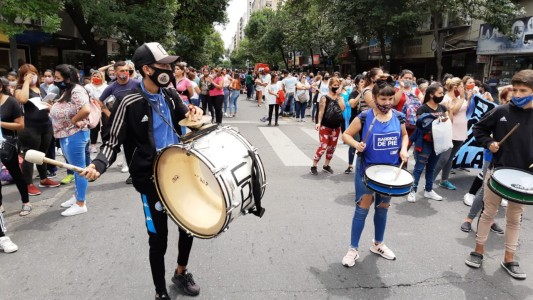 Municipales, “naranjitas” y Barrios de Pie convergen en el centro con sus protestas