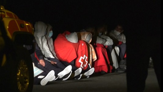 Dramático rescate de migrantes naufragados frente a la costa de España