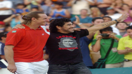 VIDEO: La magia y solidaridad de Maradona en Río Ceballos, junto con Nalbandian y Ligato