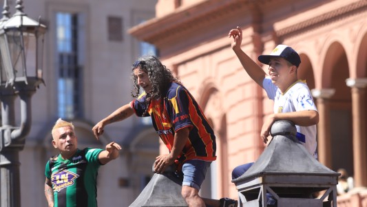 Comunicado del Gobierno: "la familia de Maradona decidió culminar el velatorio a las 16 horas"