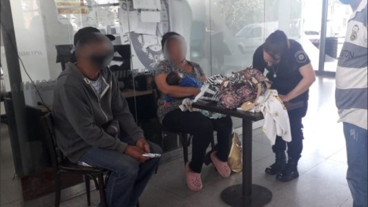 Rosario: Una pareja intentó vender a su bebé en la terminal de ómnibus