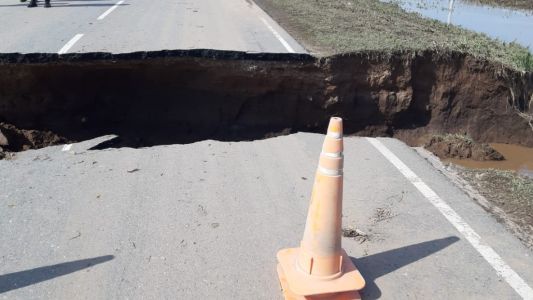La correntada por las intensas lluvias se comió una ruta cordobesa