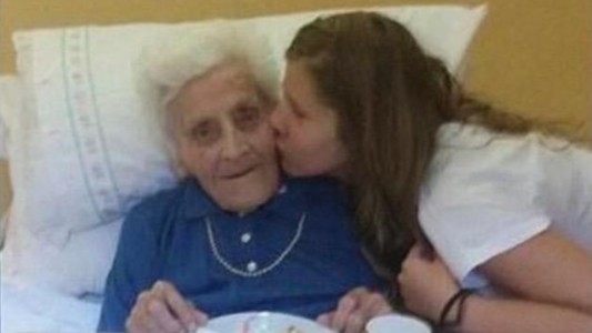 Aseguran que una mujer de 101 años superó tres veces el coronavirus