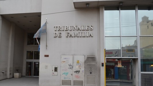 Un chico 13 años disparaba balines a los Tribunales de Familia