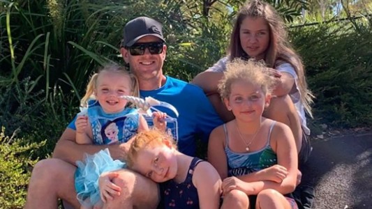 Murió una nena que dejaron olvidada en un auto: sus padres se fueron a ver una serie